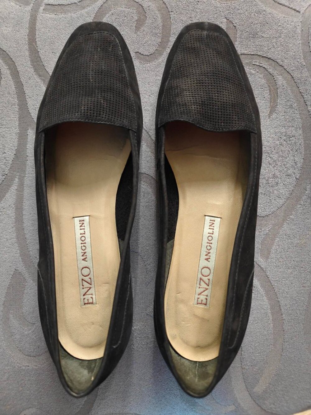 *Enzo Angiolini Italian designer suede flats*
